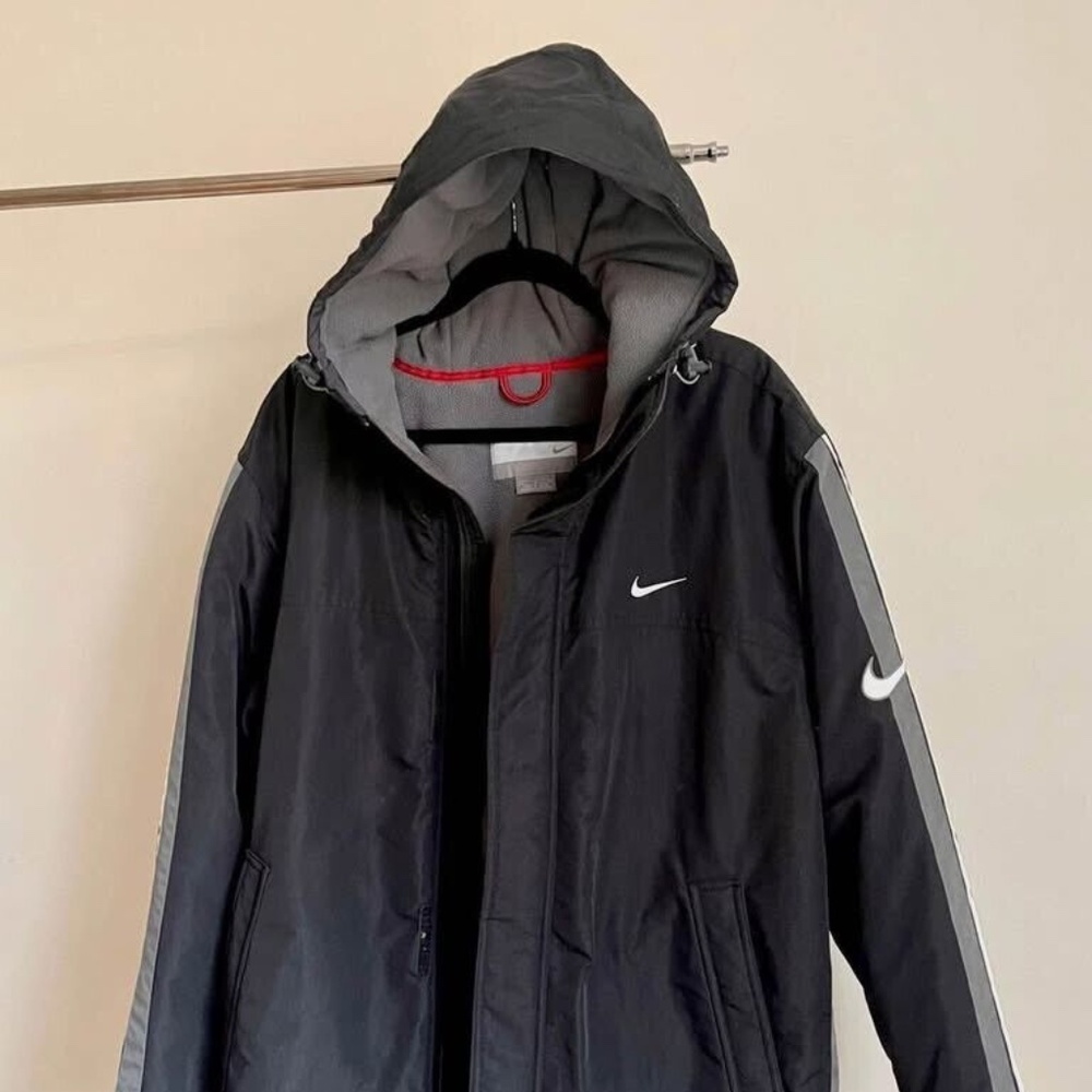 Nike Vintage Black & Gray Hooded Winter Jacket – Size Large